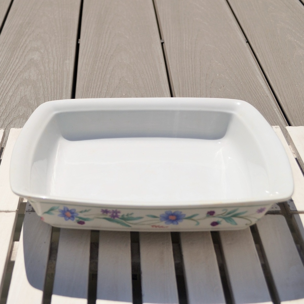 *NIB* Vintage "Oneida" 9"Square Baker "Ava" Floral